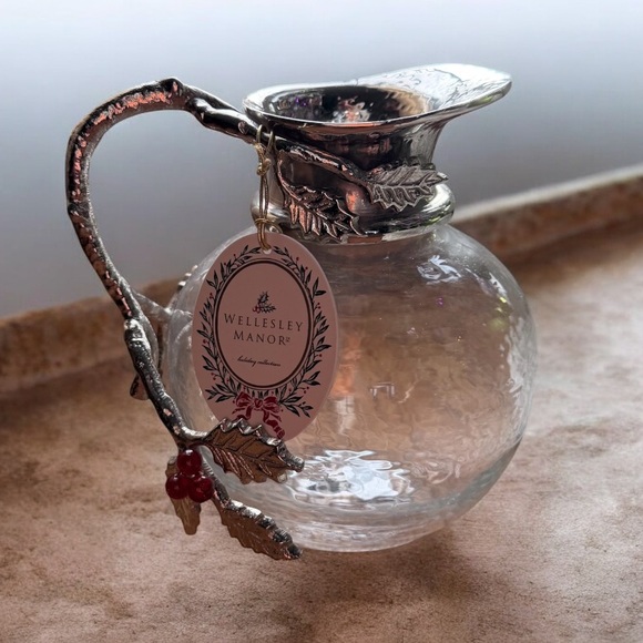 Elegant Silver and Glass Pitcher leaves design 8.5” high. New - Picture 6 of 14